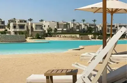 شاليه - غرفة نوم - 2 حمامات للبيع في ازها الساحل الشمالي - راس الحكمة - الساحل الشمالي