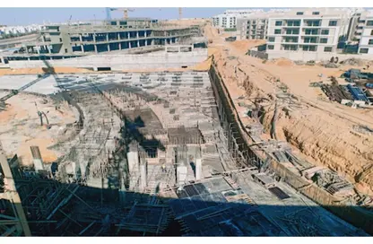 Retail - Studio - 2 Bathrooms for sale in Villa Square - Fifth Square - The 5th Settlement - New Cairo City - Cairo