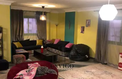 شقة - 2 غرف نوم - 1 حمام للبيع في شارع ابراهيم بن المهدي - الحديقة الدولية - الحي السابع - مدينة نصر - القاهرة