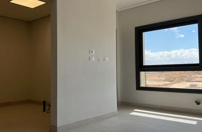 عيادة - استوديو - 2 حمامات للايجار في نيو جيزة - طريق مصر اسكندرية الصحراوي - مدينة 6 أكتوبر - الجيزة