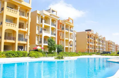 Chalet - 2 Bedrooms - 2 Bathrooms for sale in Emirates Heights - Qesm Ad Dabaah - North Coast