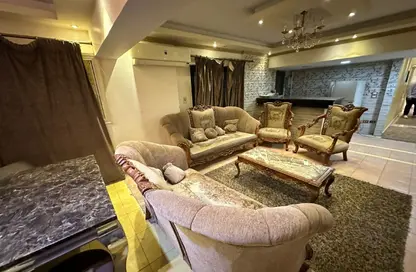 Apartment - 2 Bedrooms - 2 Bathrooms for rent in Fareek Awal Ali Amer St. - 6th Zone - Nasr City - Cairo