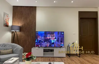 Apartment - 2 Bedrooms - 2 Bathrooms for rent in The Residences - Hyde Park - New Cairo City - Cairo
