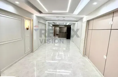 Apartment - 3 Bedrooms - 2 Bathrooms for sale in Ahmed Galal Hammad St. - Miami - Hay Awal El Montazah - Alexandria