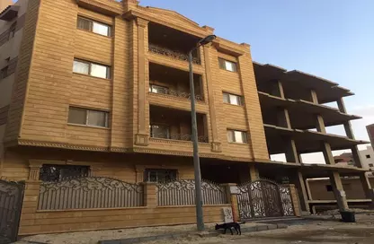 Apartment - 3 Bedrooms - 1 Bathroom for sale in Mohamed Naguib Axis - Abou El Houl - New Cairo City - Cairo