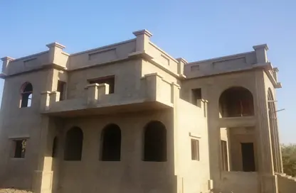 فيلا - 6 غرف نوم - 3 حمامات للبيع في جمعية احمد عرابى - مدينة العبور - القليوبية