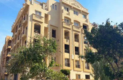 Apartment - 2 Bedrooms - 2 Bathrooms for sale in Al Ashrafiya - North Investors Area - New Cairo City - Cairo