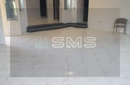 شقة - 3 غرف نوم - 3 حمامات للايجار في محور طلعت حرب - الحي الثاني - التجمع الخامس - مدينة القاهرة الجديدة - القاهرة
