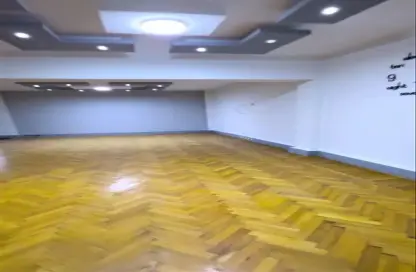 مساحات مكتبية - استوديو - 2 حمامات للايجار في شارع مصدق - الدقي - الجيزة