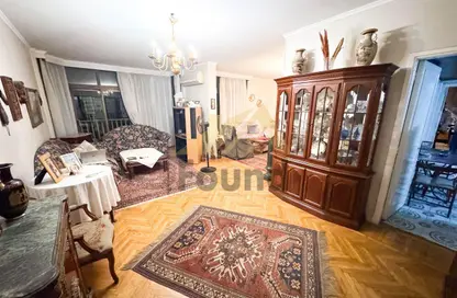 Apartment - 3 Bedrooms - 2 Bathrooms for sale in Al Gezira El Wosta St. (Yousef Kamel) - Zamalek - Cairo