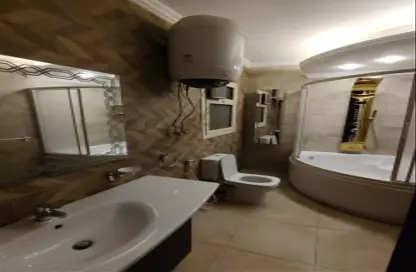 شقة - 4 غرف نوم - 3 حمامات للبيع في شارع لبنان - المهندسين - الجيزة