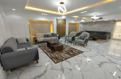 شقة - 3 غرف نوم - 3 حمامات للايجار في شارع محي الدين أبو العز - الدقي - الجيزة