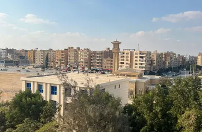 شقة - 3 غرف نوم - 3 حمامات للبيع في شارع 50 - الحي الثالث - مدينة 6 أكتوبر - الجيزة