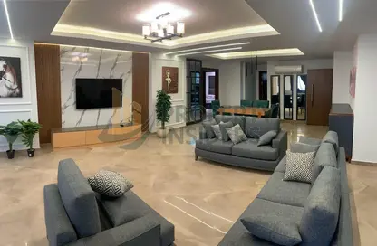 شقة - 3 غرف نوم - 3 حمامات للايجار في شارع شهاب - المهندسين - الجيزة