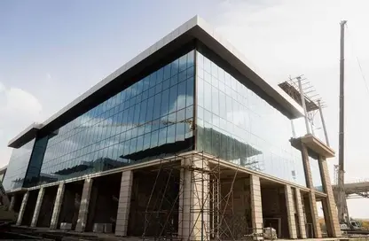 محل تجاري - استوديو - 1 حمام للبيع في جولدن جيت - شارع التسعين الجنوبي - التجمع الخامس - مدينة القاهرة الجديدة - القاهرة