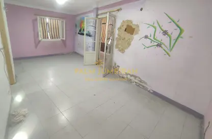 شقة - 3 غرف نوم - 1 حمام للبيع في شارع الرصافة - محرم بك - حي وسط - الاسكندرية