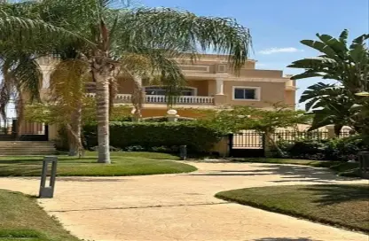 فيلا - 5 غرف نوم - 5 حمامات للبيع في كمبوندات الشروق - مدينة الشروق - القاهرة