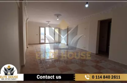 Apartment - 3 Bedrooms - 2 Bathrooms for rent in Mohamed Fawzy Moaz St. - Smouha - Hay Sharq - Alexandria