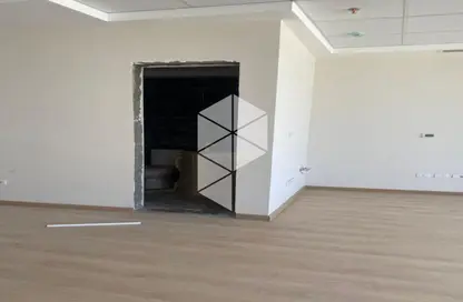 Office Space - Studio - 1 Bathroom for rent in Side Walk Mall - El Banafseg 1 - El Banafseg - New Cairo City - Cairo