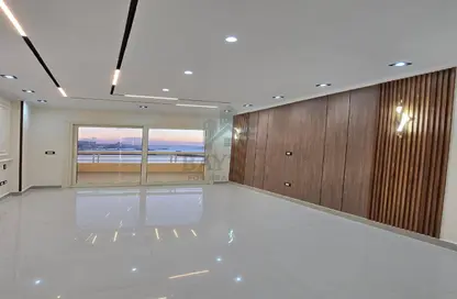 شقة - 3 غرف نوم - 2 حمامات للبيع في طريق الجيش - سيدي بشر - حي اول المنتزة - الاسكندرية