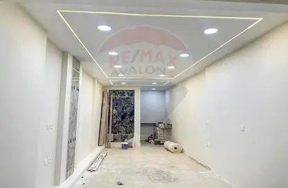 محل تجاري - استوديو - 1 حمام للايجار في سموحة - حي شرق - الاسكندرية