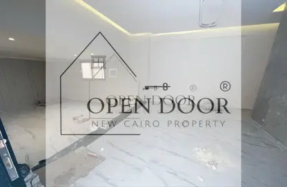 شقة - 3 غرف نوم - 3 حمامات للايجار في غرب الجولف - كمبوندات القطامية - القطامية - مدينة القاهرة الجديدة - القاهرة
