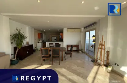 شقة - 3 غرف نوم - 3 حمامات للايجار في شارع احمد حشمت - الزمالك - القاهرة