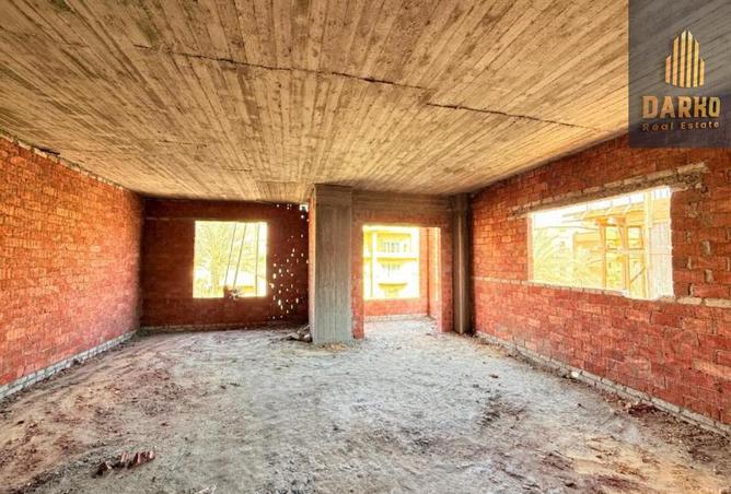 8174695 - Property Image 2