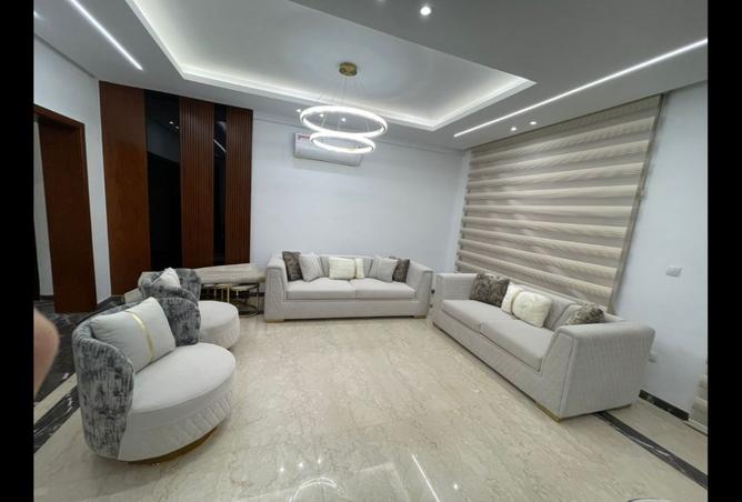 8271460 - Property Image 3