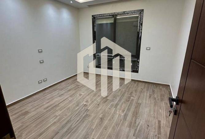 8192373 - Property Image 3