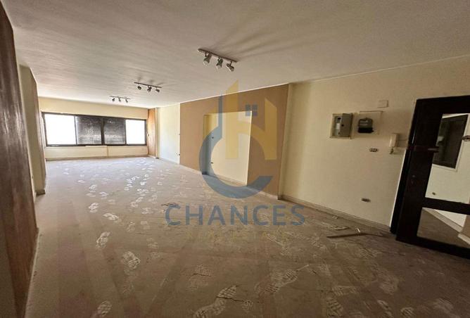 8043991 - Property Image 2