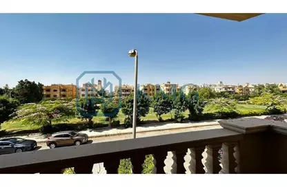 شقة - 4 غرف نوم - 3 حمامات للبيع في المنطقة ه - حى جنوب الاكايمية - مدينة القاهرة الجديدة - القاهرة