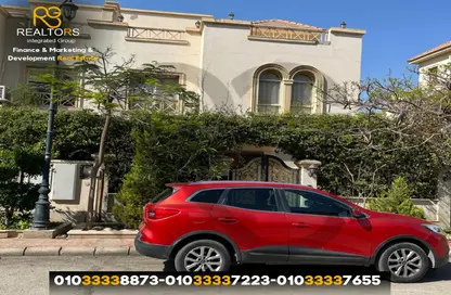 Twin House - 4 Bedrooms - 3 Bathrooms for sale in Street 10 - Greens - 6th District - Sheikh Zayed City - Giza
