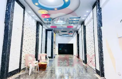 محل تجاري - استوديو - 2 حمامات للبيع في طريق الجيش - ميامي - حي اول المنتزة - الاسكندرية
