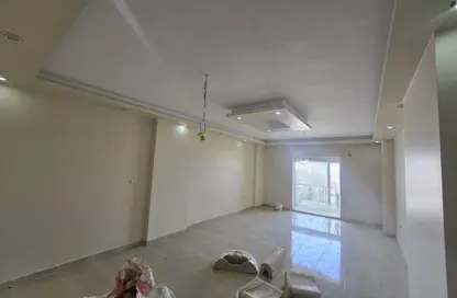 Office Space - Studio - 2 Bathrooms for rent in Crystal Plaza - Zahraa El Maadi - Hay El Maadi - Cairo