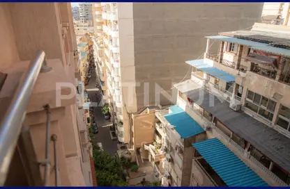 شقة - 3 غرف نوم - 3 حمامات للبيع في شارع كفر عبده - كفر عبده - رشدي - حي شرق - الاسكندرية