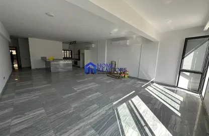 دوبلكس - 4 غرف نوم - 6 حمامات للايجار في غرب الجولف - كمبوندات القطامية - القطامية - مدينة القاهرة الجديدة - القاهرة