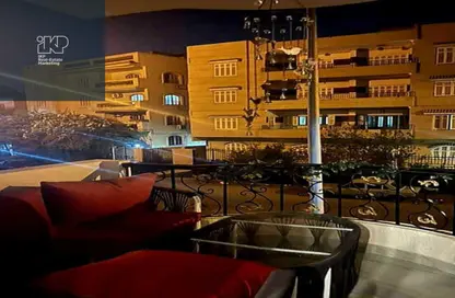 بناية كاملة - 8 غرف نوم - 8 حمامات للبيع في شارع المجاورة السابعة - الحي الاول - مدينة 6 أكتوبر - الجيزة