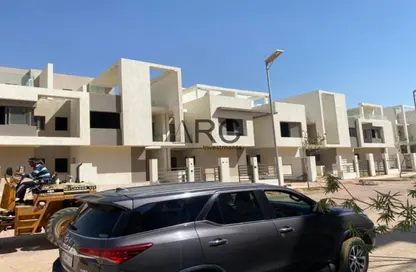 تاون هاوس - 4 غرف نوم - 4 حمامات للبيع في فيفث سكوير - التجمع الخامس - مدينة القاهرة الجديدة - القاهرة
