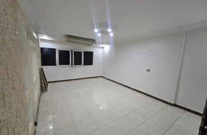 Apartment - 2 Bedrooms - 1 Bathroom for rent in Zahraa El Maadi - Hay El Maadi - Cairo