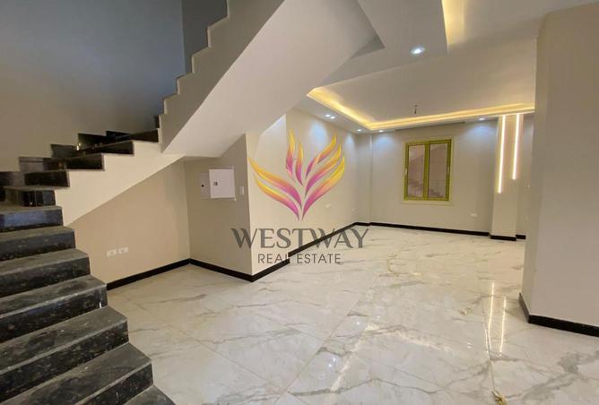 8074385 - Property Image 2