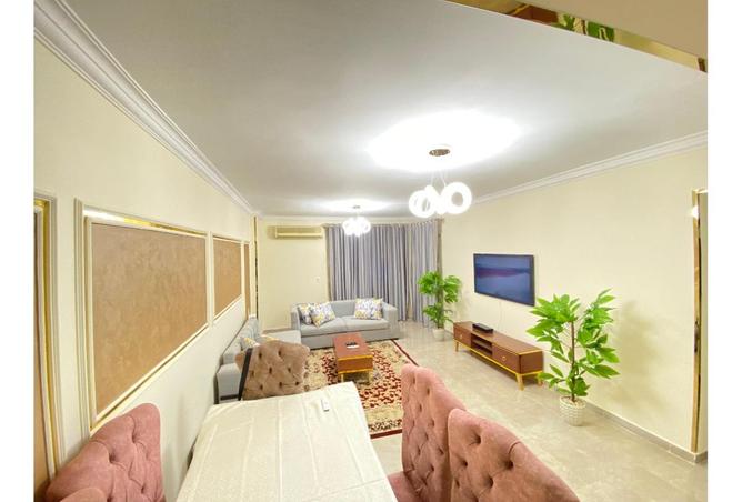 8073490 - Property Image 2