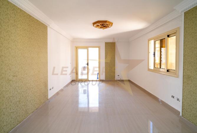 8365702 - Property Image 2