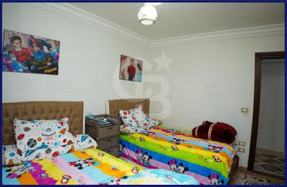 Apartment - 3 Bedrooms - 1 Bathroom for sale in Ismail Al Habrouk St. - Glim - Hay Sharq - Alexandria