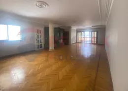 Apartment - 3 Bedrooms - 2 Bathrooms for rent in Ahmed Zou Al Fekar St. - Laurent - Hay Sharq - Alexandria