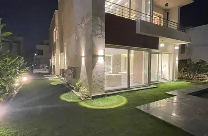 Villa - 7 Bedrooms - 6 Bathrooms for sale in New Giza - Cairo Alexandria Desert Road - 6 October City - Giza