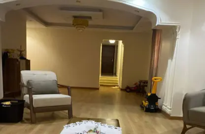 شقة - 4 غرف نوم - 2 حمامات للبيع في شارع علي الجندي - المنطقة السادسة - مدينة نصر - القاهرة