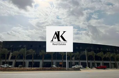 Office Space - Studio - 1 Bathroom for rent in Lake View Residence - 5th Settlement Compounds - The 5th Settlement - New Cairo City - Cairo