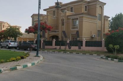 فيلا - 5 غرف نوم - 7 حمامات للايجار في جراند ريزيدنس - المستثمرين الجنوبية - مدينة القاهرة الجديدة - القاهرة