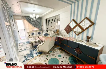 شقة - 2 غرف نوم - 1 حمام للبيع في شارع محمود العيسوي - ميامي - حي اول المنتزة - الاسكندرية